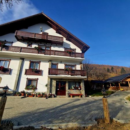 Ograda De La Munte Villa Törcsvár Kültér fotó
