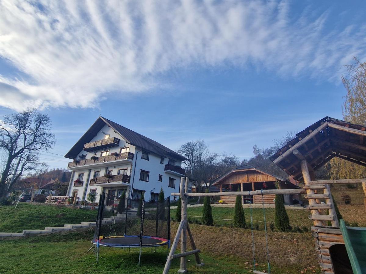 Ograda De La Munte Villa Törcsvár Kültér fotó