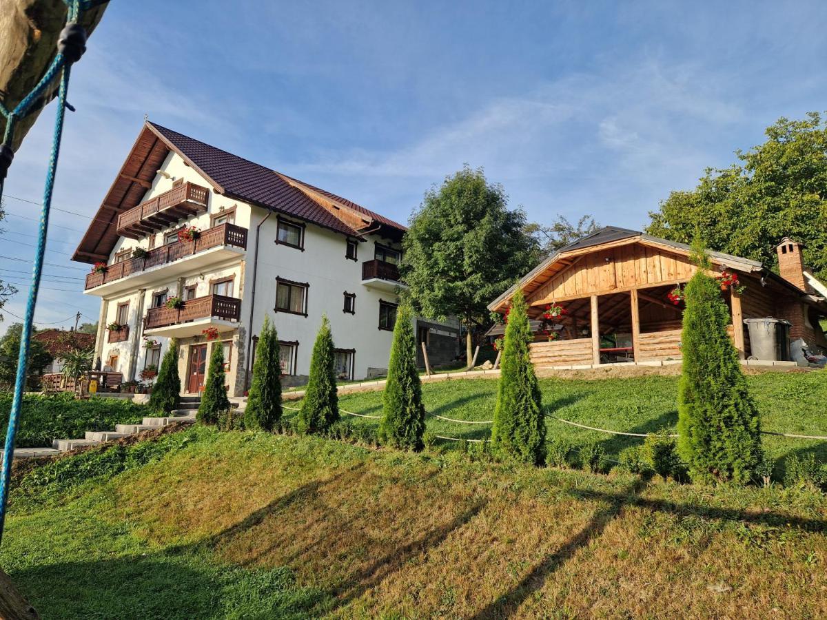 Ograda De La Munte Villa Törcsvár Kültér fotó