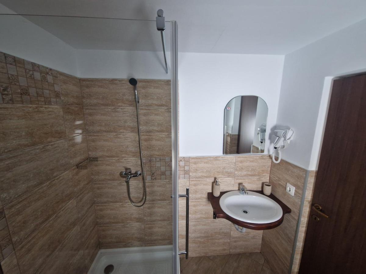 Ograda De La Munte Villa Törcsvár Kültér fotó